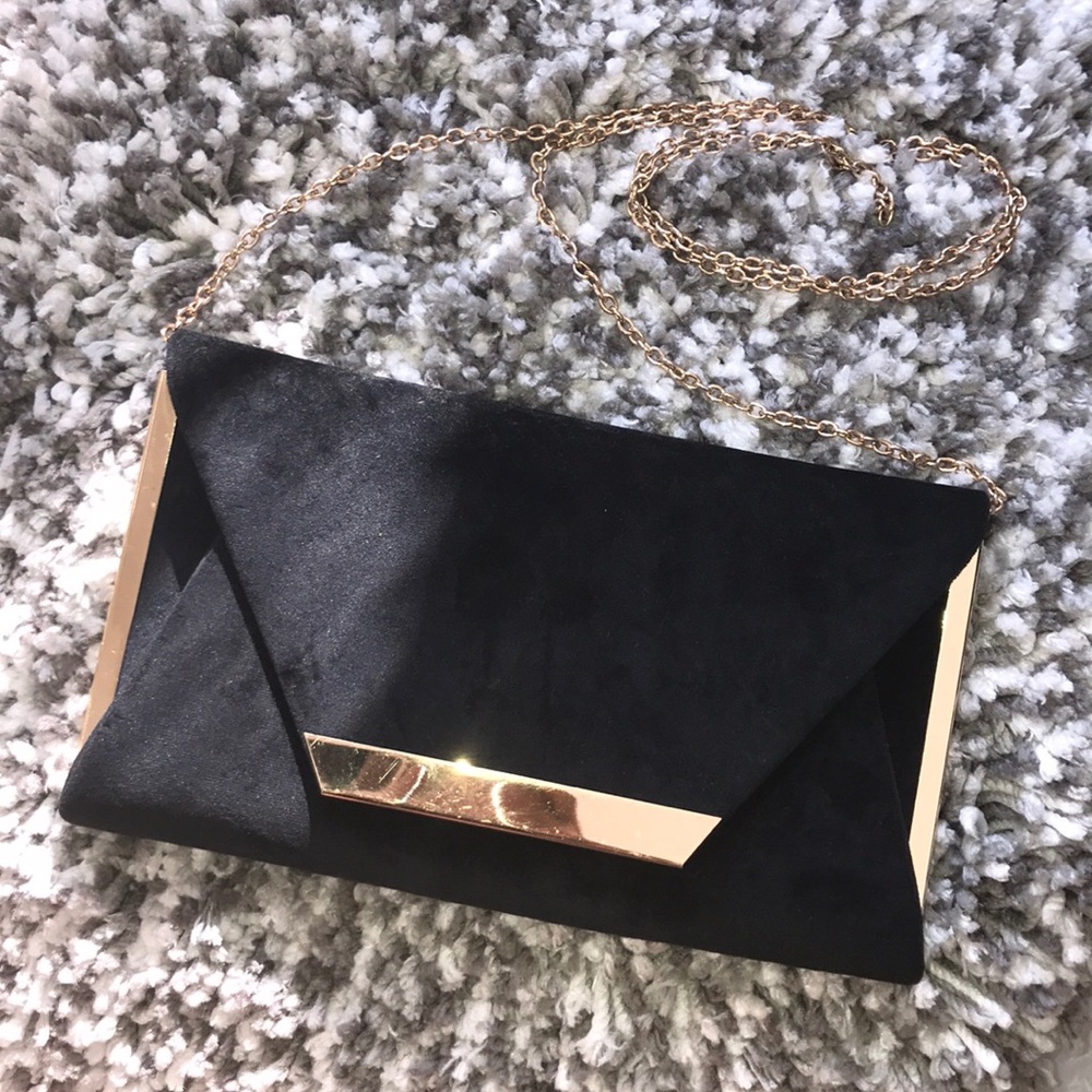 Black cross body clutch!